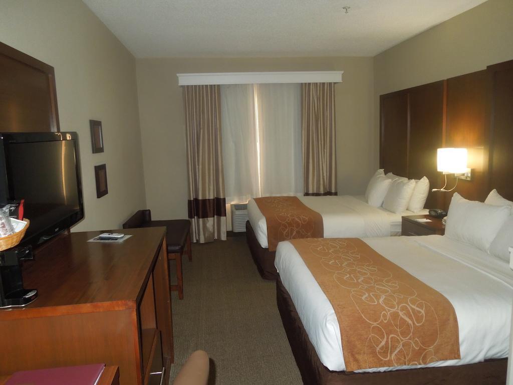 Comfort Suites Waldorf Exterior foto