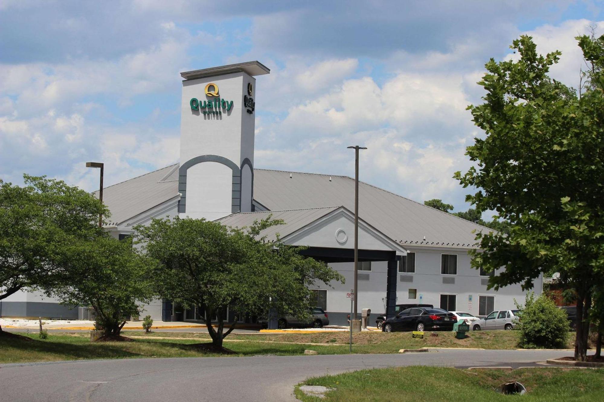 Comfort Suites Waldorf Exterior foto
