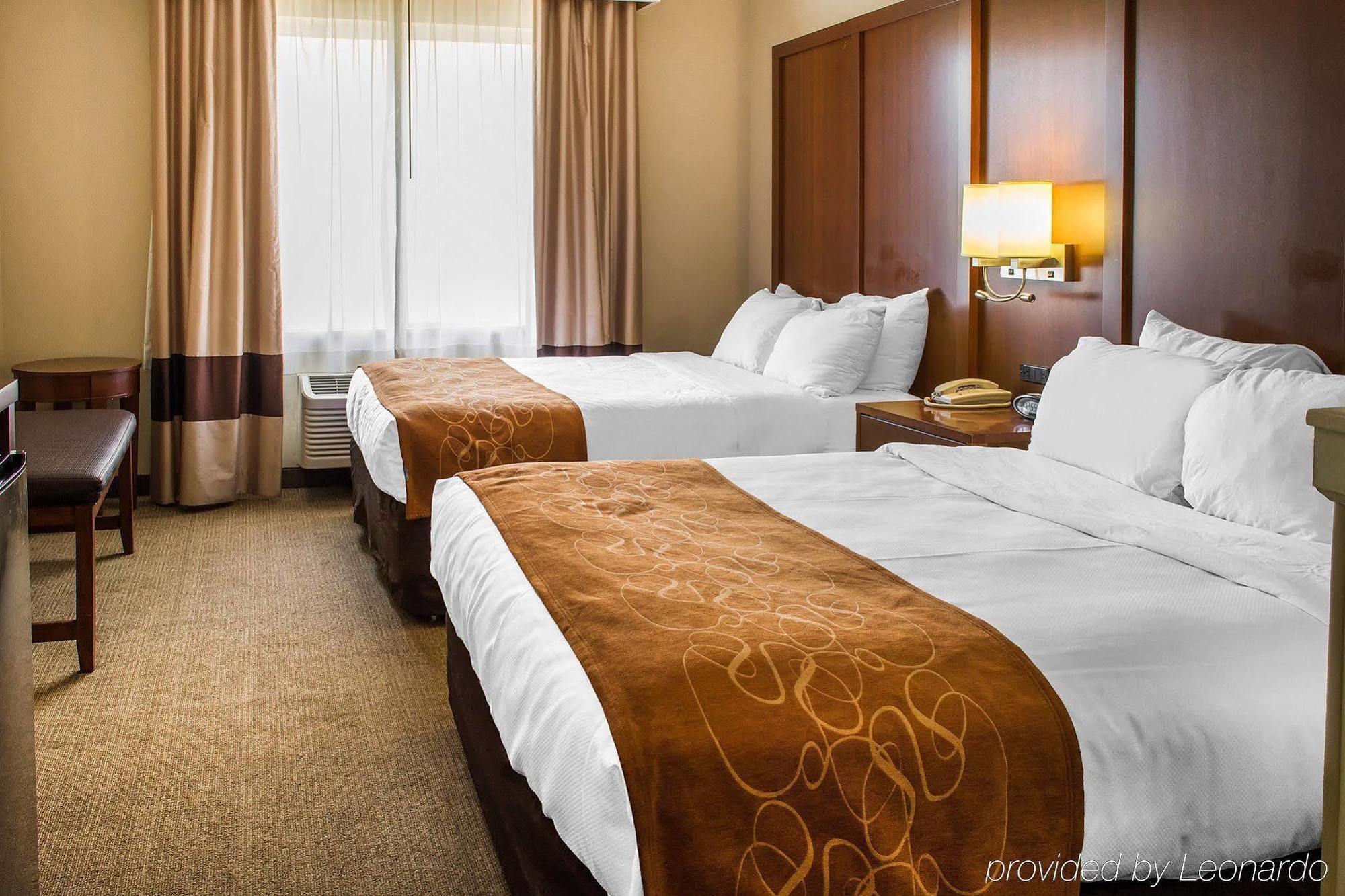 Comfort Suites Waldorf Exterior foto