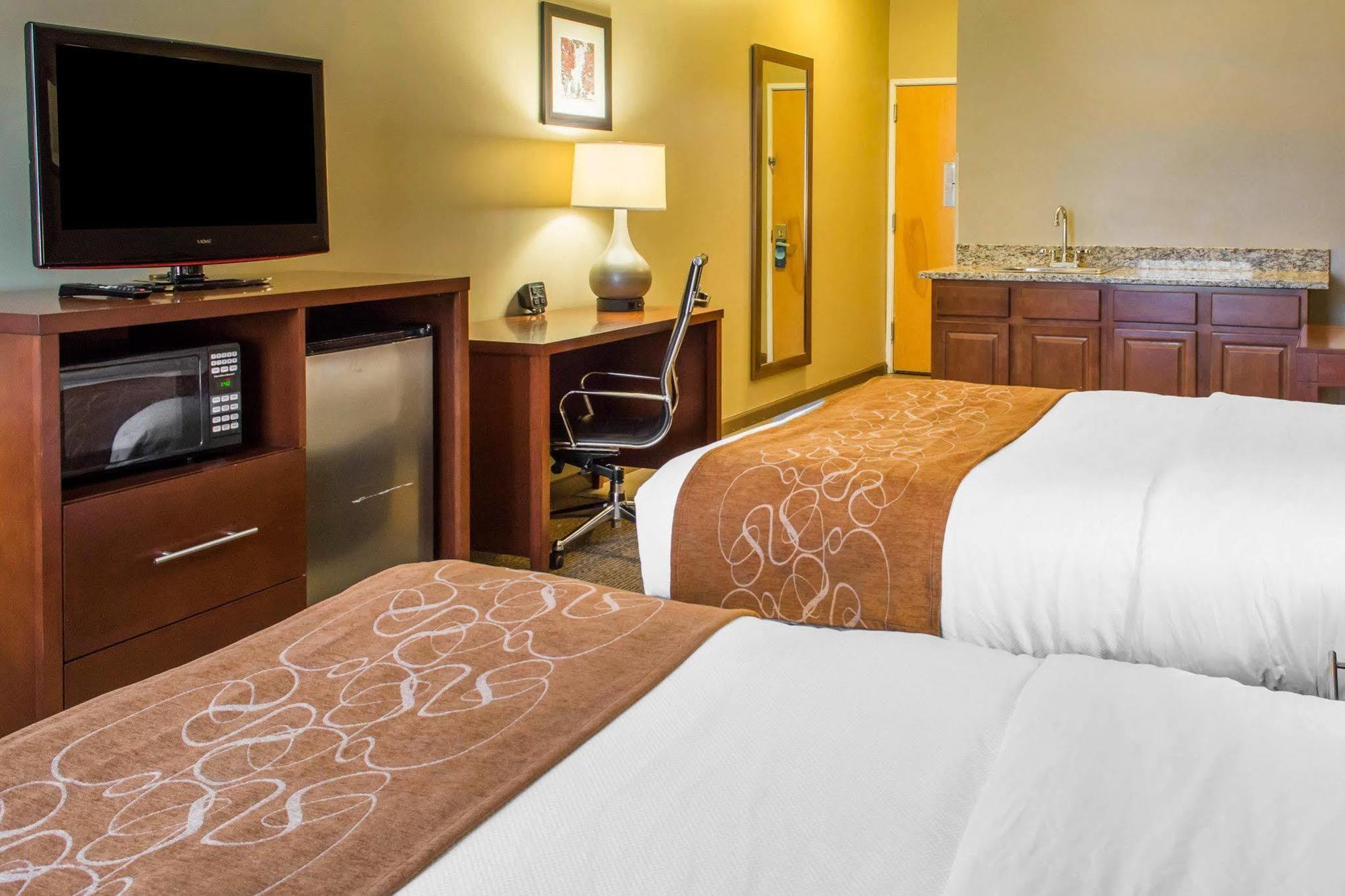 Comfort Suites Waldorf Exterior foto