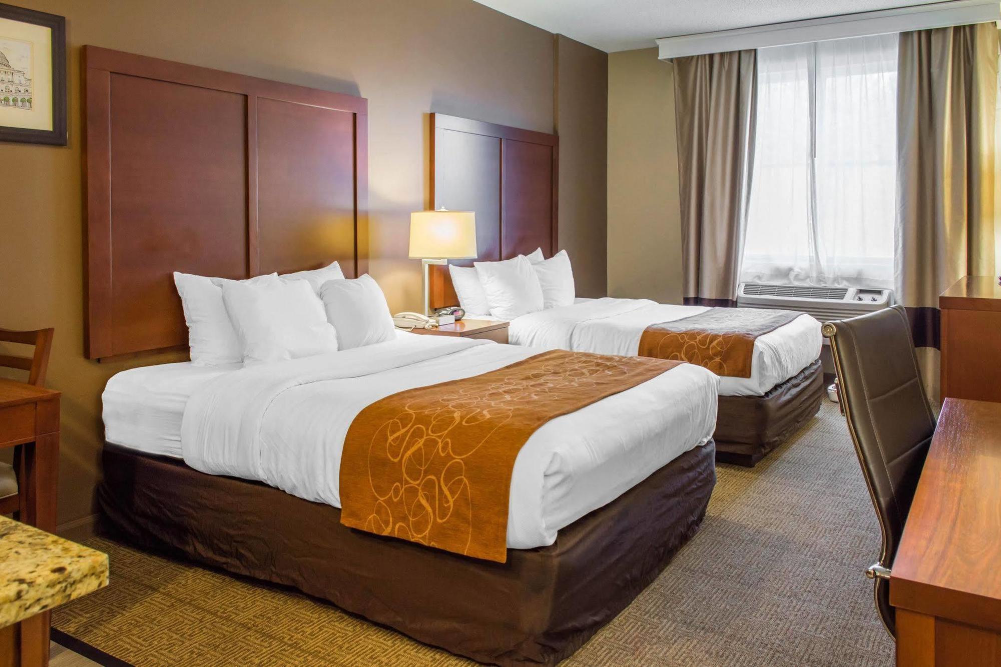 Comfort Suites Waldorf Exterior foto