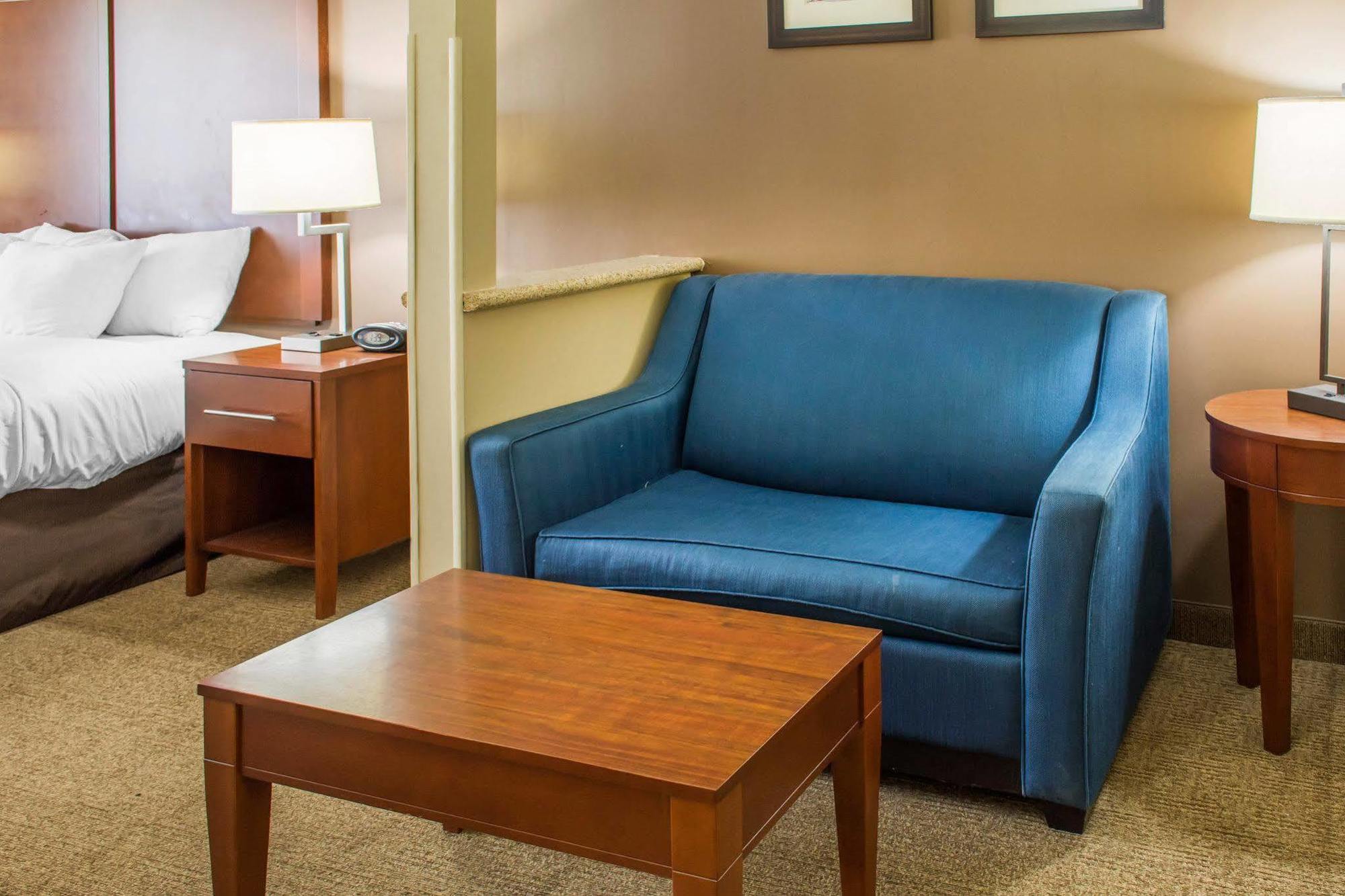 Comfort Suites Waldorf Exterior foto